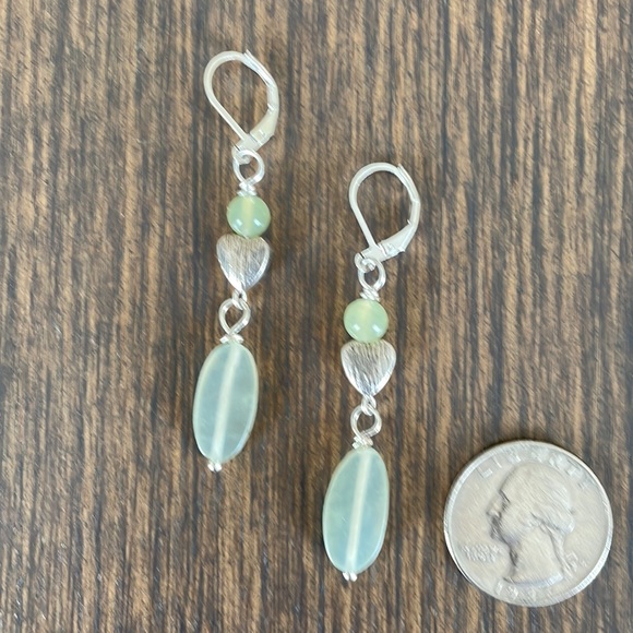 HAND CRAFTED EARRINGS Pale Mint Green Chrysolite Brushed Silver Plated Hearts - Picture 5 of 13